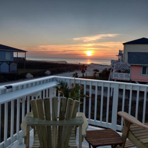 Sunset Sanctuary - Adorable Beach Bungalow with Gorgeous Gulf Views!